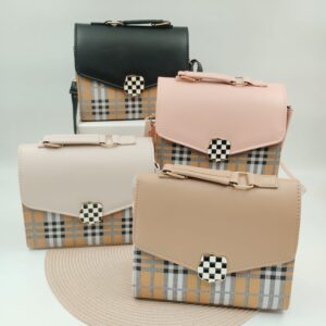 CARTERA A CUADROS 1 CIERRE 20cm x 17cm x 8cm AC-79A