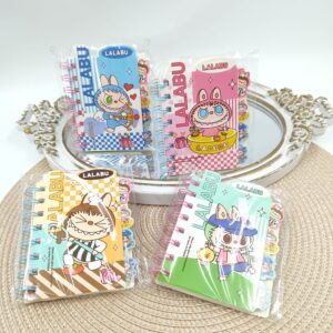 CUADERNO ESPIRAL A7 c/divicionstich/la bubu/capybara/sanrio A7-2504