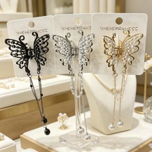 Broche Metal Mariposa con Detalles Perlas y Colgantes BRO-25970